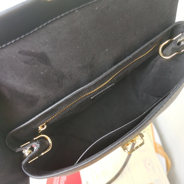 ルイヴィトンバッグ角部分ディテール